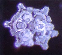 エンバランス活性水タンクの写真 美しい結晶